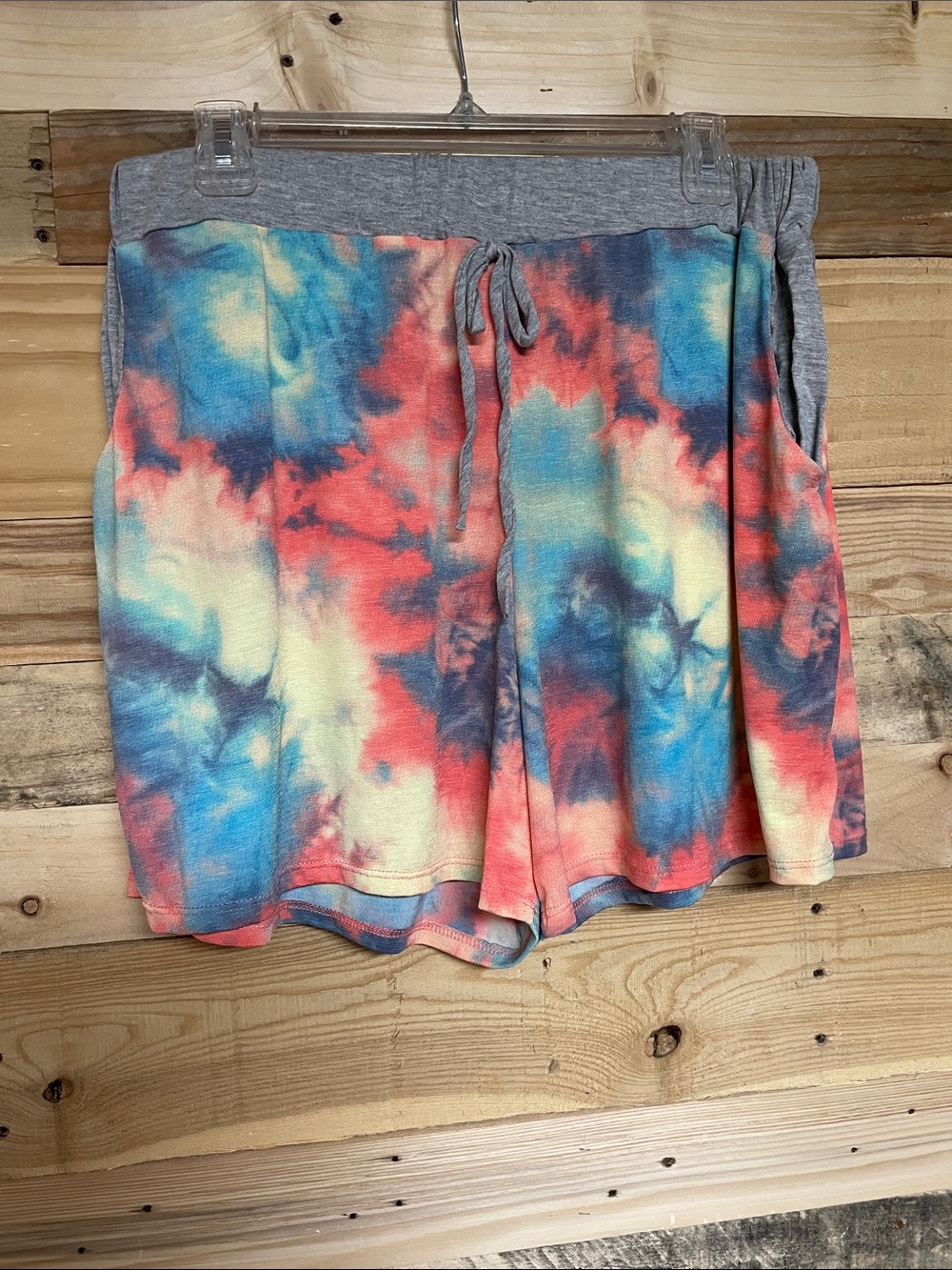 EGS size XL Gray Elastic Waistband Colorful Tie-Dye Lightweight 4” Shorts